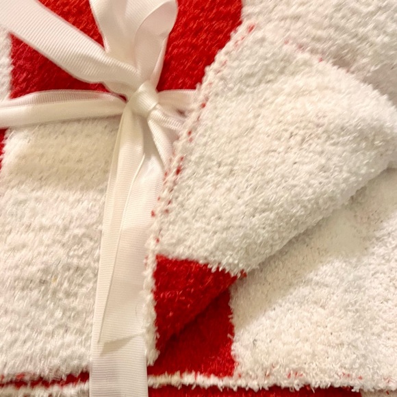 Blanket Red & White Checkerboard Throw
Blanket Cozy Blankets 50” x 60” NEW - Picture 8 of 16